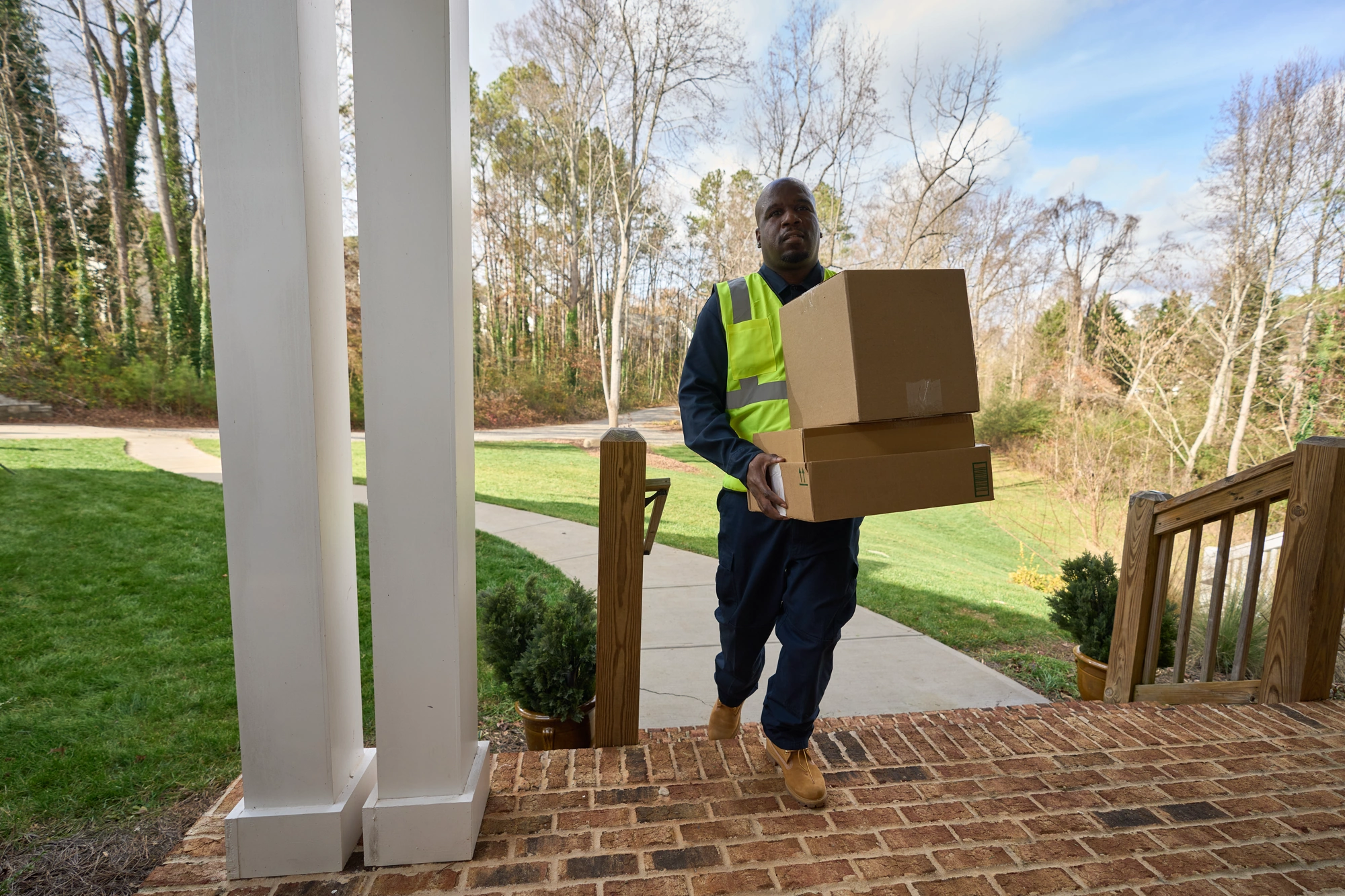 ADC-VDB775 Delivery Field of View Alarm.com ADC-VDB775 camera view of a delivery approaching the front step